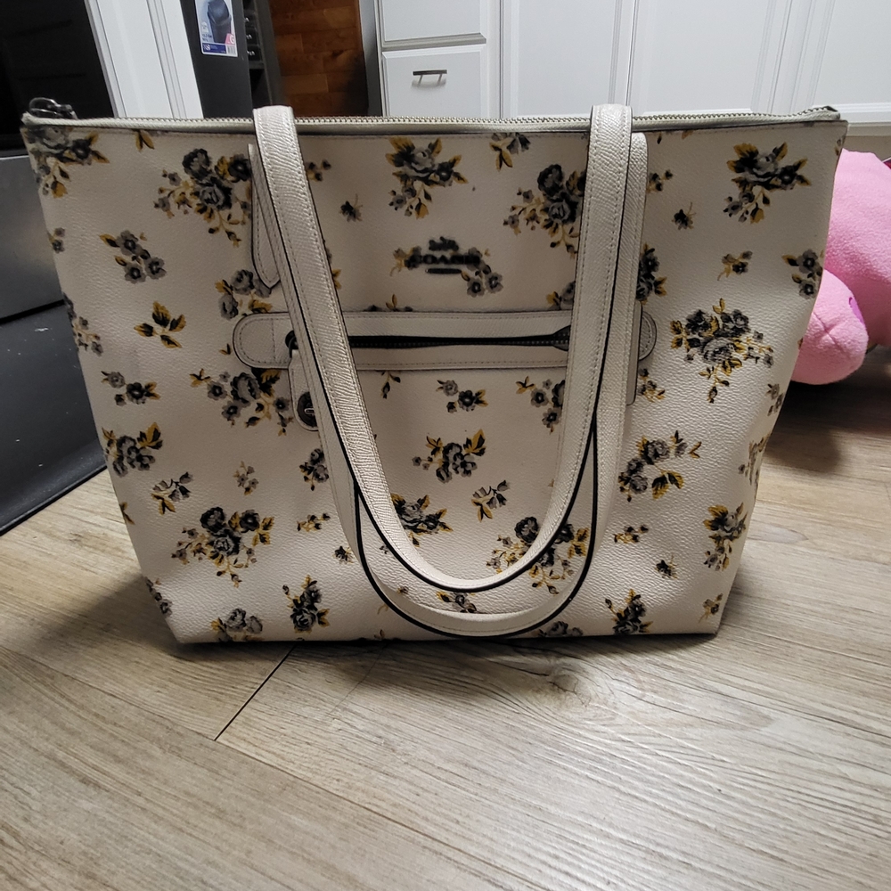 Coach Cream and Yellow Floral Shoulder Bag - Picture 3 of 6